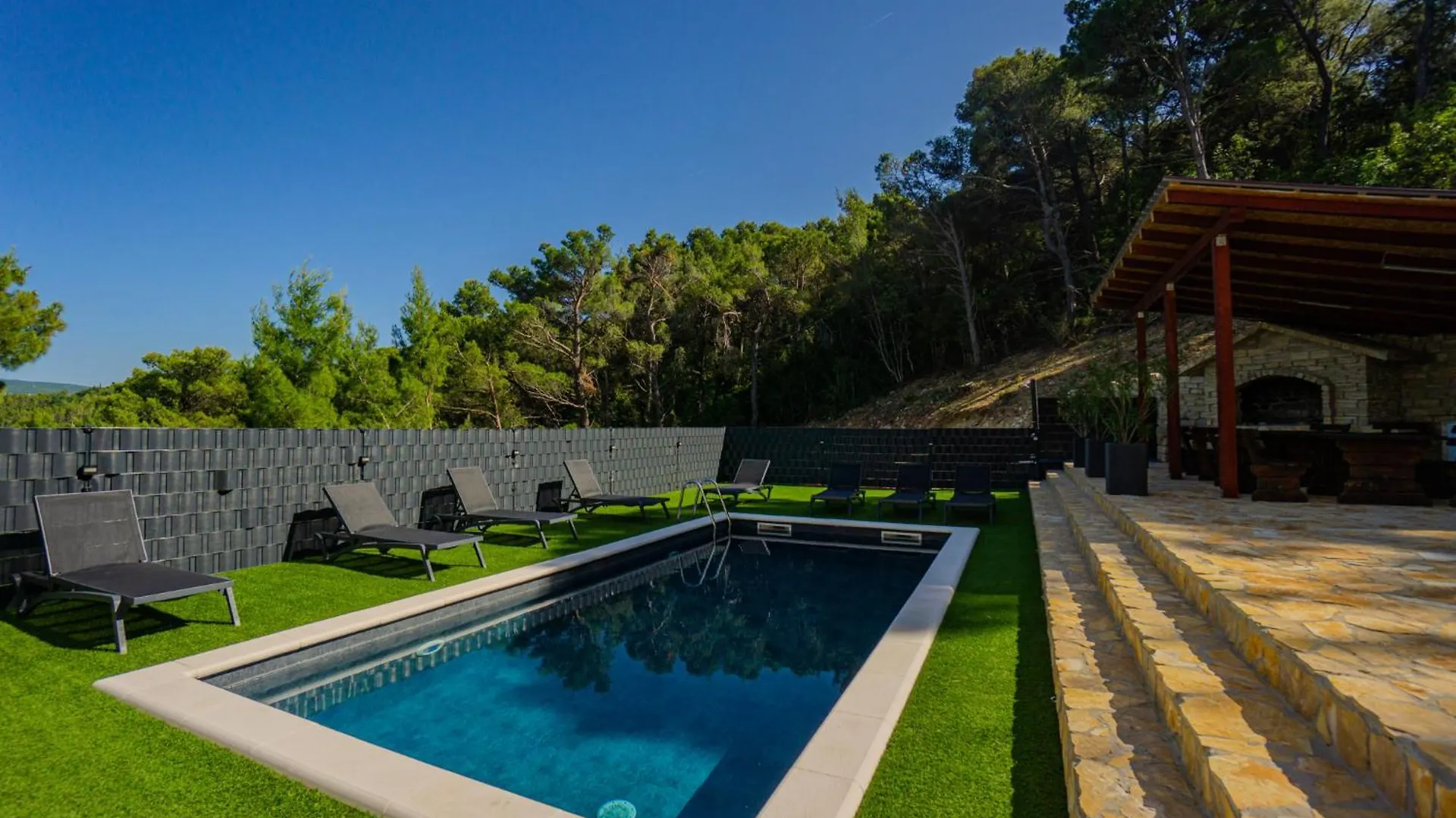 Panoramic Forest Retreat With Pool And Seaview Donji Karin クロアチア