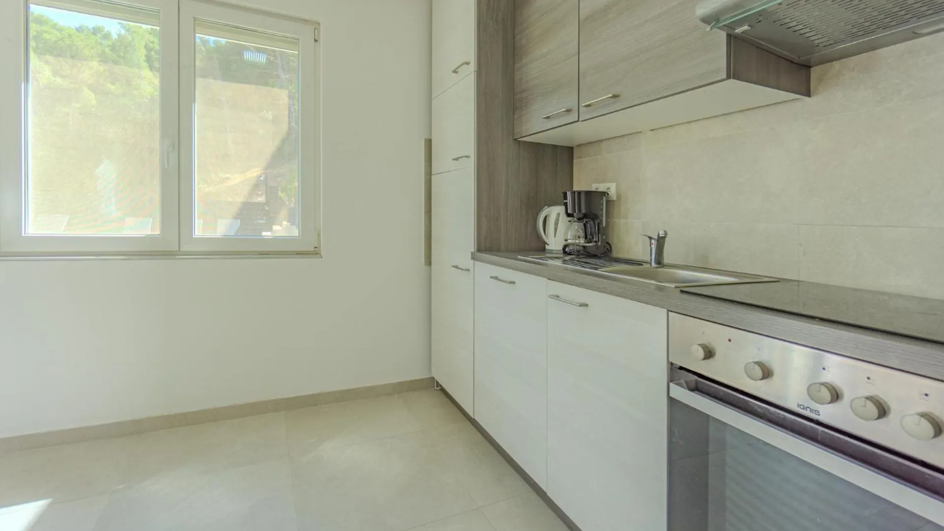 アパート Panoramic Forest Retreat With Pool And Seaview Donji Karin クロアチア